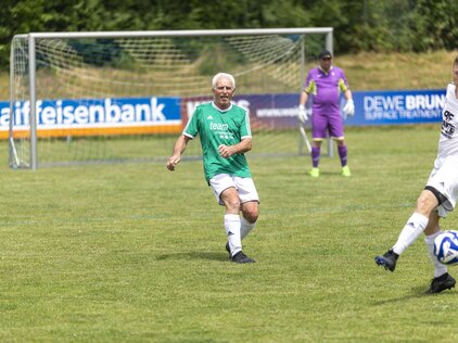 Fußballer aus Herzogenaurauch