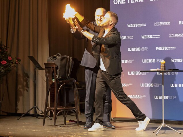 Show mit Feuerelement